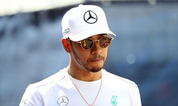 Lewis-Hamilton-896926