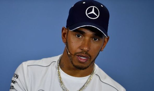 Lewis-Hamilton-was-not-happy-with-the-tactics-from-Sebastian-Vettel-and-Kimi-Raikkonen-985707