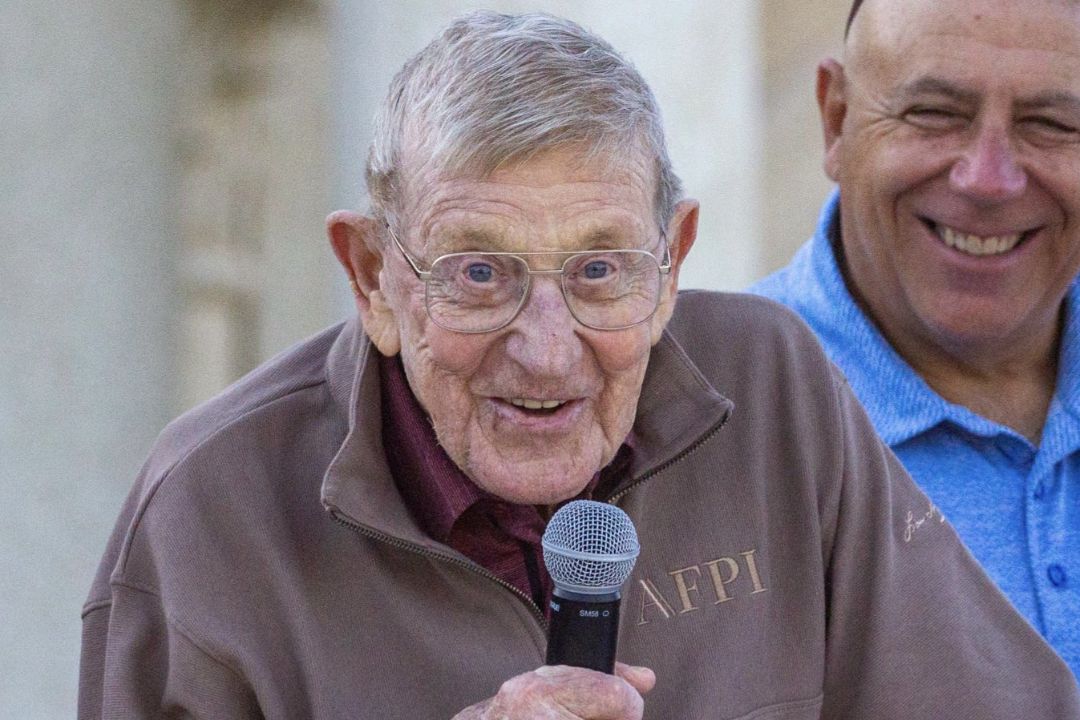 What Is Lou Holtz’s Illness? Latest Health Update and Current Condition Explained