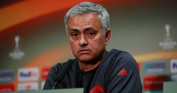 José Mourinho diz que os jogadores ficam a noite toda a jogar Fortnite