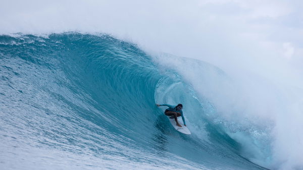 Maya Gabeira Surfing 1 Mentawai_Cr Ana Catarina