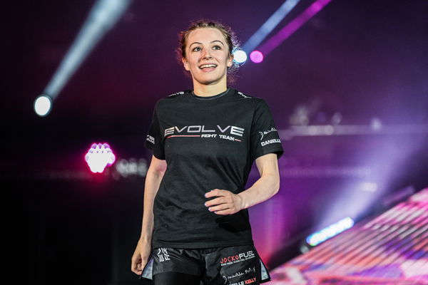 Dern excited father will see her fight in MMA for the first time