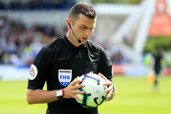 Michael-Oliver-referee-2018-19