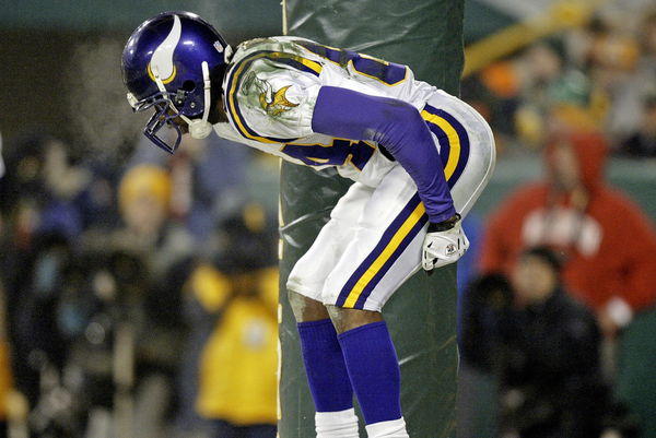 Minnesota Vikings legend Randy Moss against Brett Favre and the Green Bay Packers