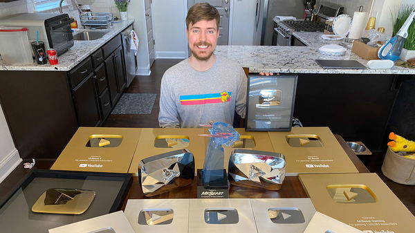 3D-Artist Makes MrBeast an Amazing 100 Million Subscribers Play Button -  EssentiallySports