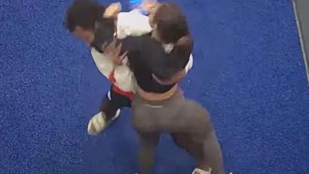 Video 24YearOld Woman Beats Man Trying to Assault Her in the Gym in