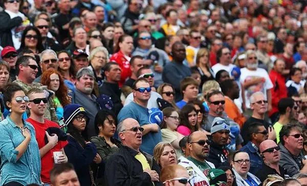 NASCAR-fans-853&#215;520-1