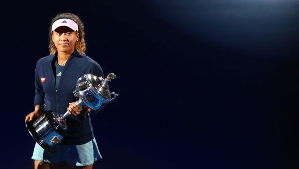 Naomi-Osaka-with-Australian-Open-trophy1-752&#215;428