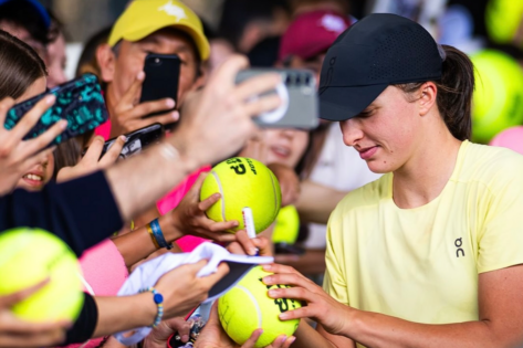Iga Swiatek Calls Out Fan Behaviour After Compatriot’s Hat-Snatching Controversy at US Open