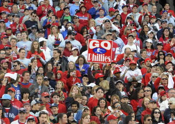 Philadelphia Phillies fans mocking opponents Featured Image