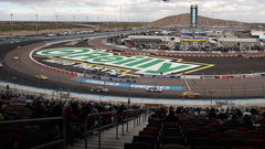 Phoenix-Raceway-1