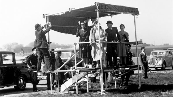 F1 - Today's trophies at Silverstone are inspired by the trophies given at  F1's first ever race - the 1950 British Grand Prix 🏆🇬🇧 Celebrating the  historic partnership between F1, Pirelli Motorsport