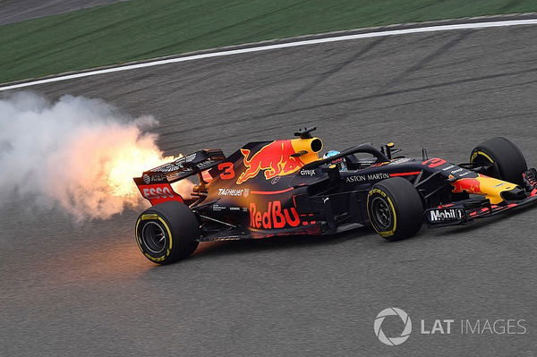 Ricciardo smoke