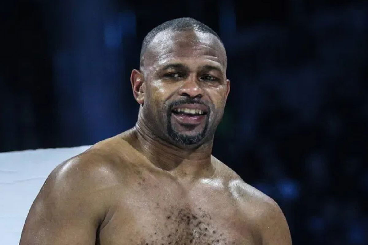 Roy Jones Jr. Apologizes in Defiant Message After Explicit Corner Moment at Fundora vs. Thurman