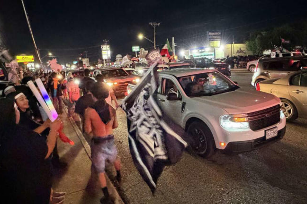 San Antonio honking