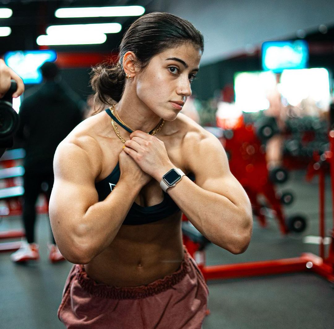 Havent Heard Women Addressing Women as Muscle Mommies”: 22-Year-Old  Fitness Influencer Was Stunned by Social Media Slangs Being Universally  Accepted - EssentiallySports