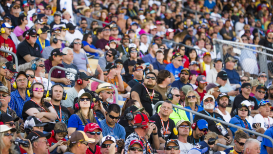 How Did 15,000 Fans Honor a Fallen Driver at Bowman Gray?