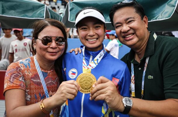 Who Are Alexandra Eala’s Parents? All About Michael Eala and Rosemarie Maniego-Eala