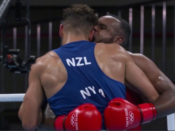 Youness Baalla bites David Nyika