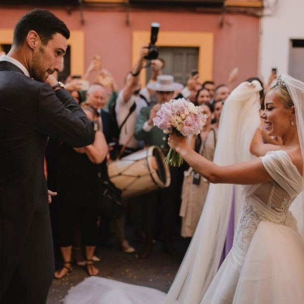 Sergio Rico and his wife Alba Silva FI