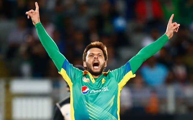 Pakistan Legend Shahid Afridi Reveals Real Age - EssentiallySports