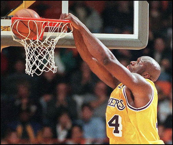 Shaquille O&#8217;Neal of the Los Angeles Lakers complet