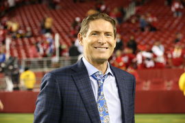 SANTA CLARA, CA – OCTOBER 03: Former San Francisco 49ers Steve Young during the NFL, American Football Herren, USA game