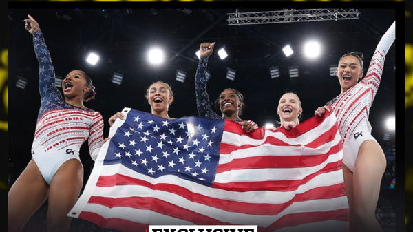 Simone biles and Team USA (1)