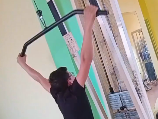 Lat Pulldown &#8211; Bad form