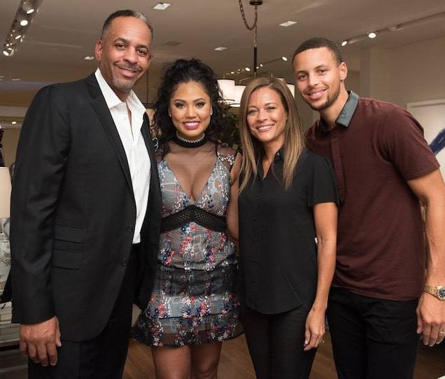 Ex-NFL Star, Who Forced Stephen Curry's Mom to Be 'Kicked Out' Due to  Infidelity, Had Unknown Childhood Bond With Father Dell - EssentiallySports