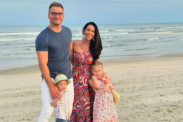 Stipe Miocic, his wife and his kids