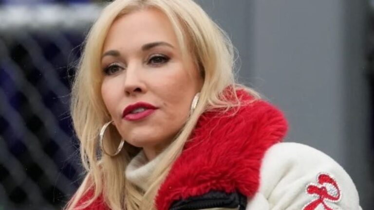 Chiefs Owner's Wife Fires Dig at Grammys After Taylor Swift Presented 2025  Awards in Travis Kelce's Absence - EssentiallySports