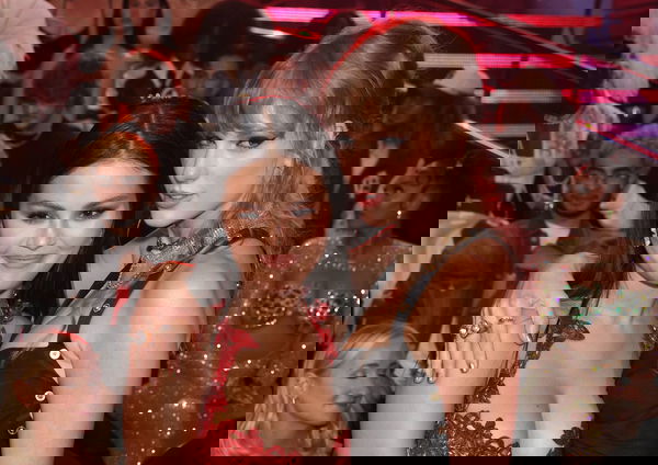 Taylor-Swift-and-Selena-Gomez (1)