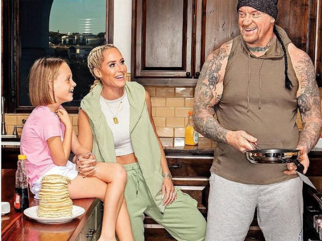 undertaker and his wife michelle mccool