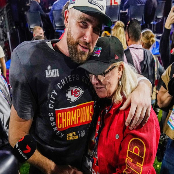 Travis Kelce and Mom Donna, source_ Instagram