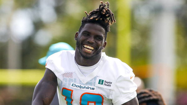 Tyreek Hill Uses 2 Words To Explain Why He Chose Dolphins Over Jets 