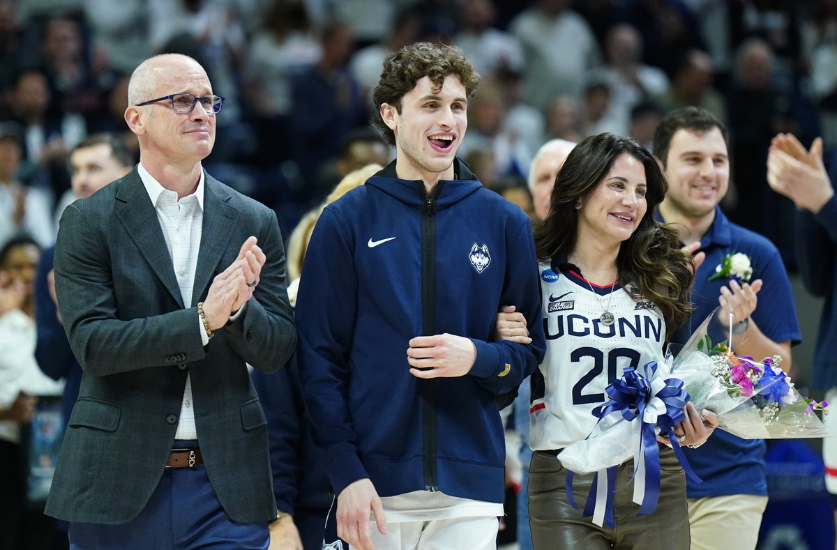 Andrea Hurley’s Reaction to UConn Bench Caught on Camera During Elite Eight Win