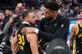 NBA: Milwaukee Bucks at Golden State Warriors