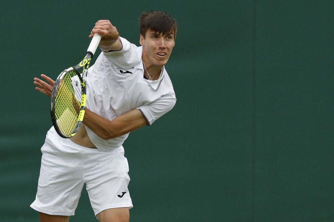 Halle Open Interrupted After Ball Kid Collapses Mid-Match During Fabian Marozsan Showdown