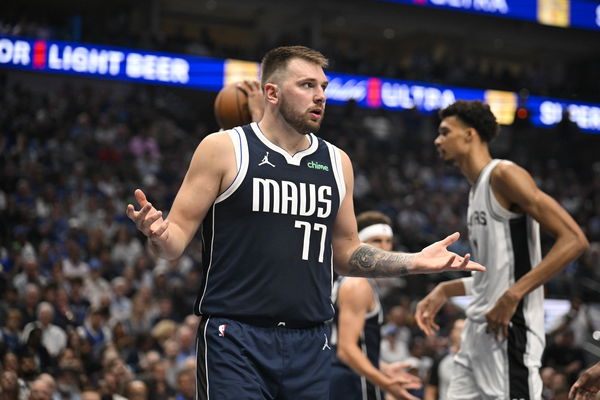 NBA: San Antonio Spurs at Dallas Mavericks