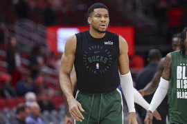 NBA: Milwaukee Bucks at Houston Rockets