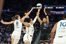 WNBA: Minnesota Lynx at Golden State Valkyries
