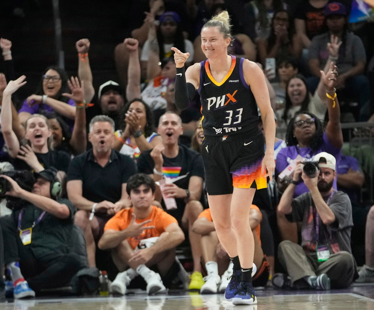 Phoenix Mercury Player Passes Duke HC Kara Lawson for All-Time WNBA Record Despite Loss vs. Lynx