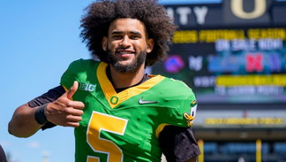 Oregon quarterback Dante Moore