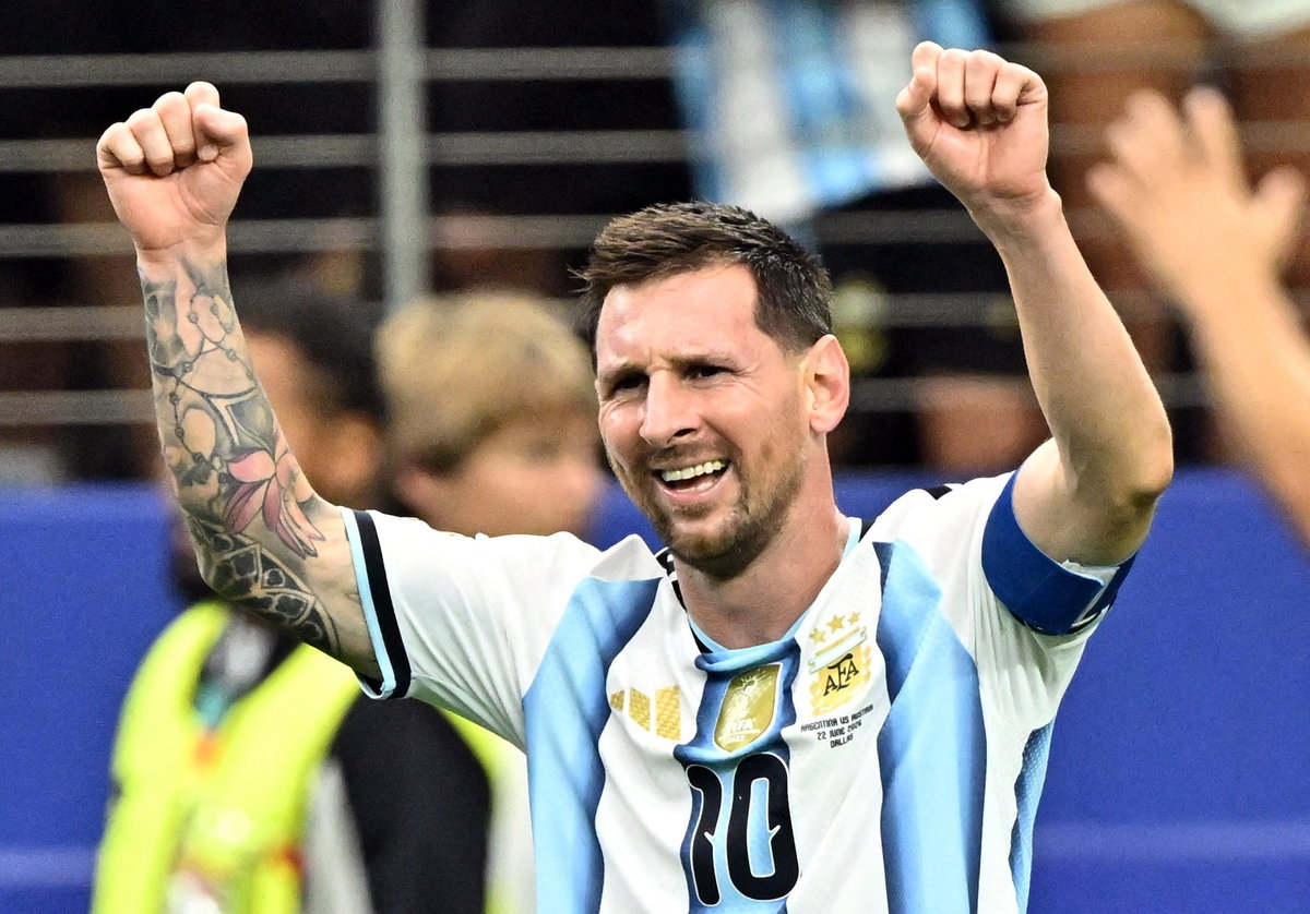 “I’m Not Inside His Head”: Argentinian Coach Clears Thoughts on Lionel Messi’s Emotional Breakdown