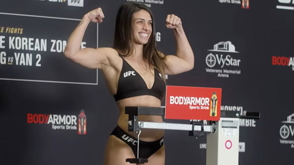 Mackenzie Dern physique