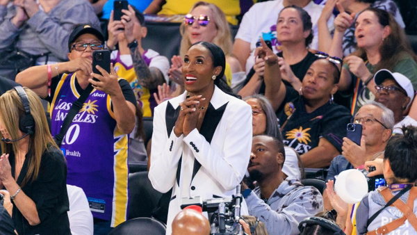 Sparks Defeat Fire, 105-84