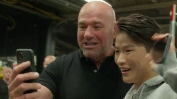 Dana White and Zhang Weili