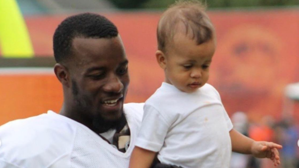 Tashaun Gipson Sr with son Jr.