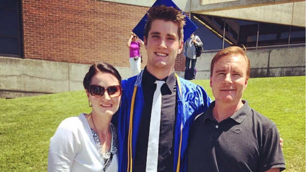 Dalton Schultz with parents